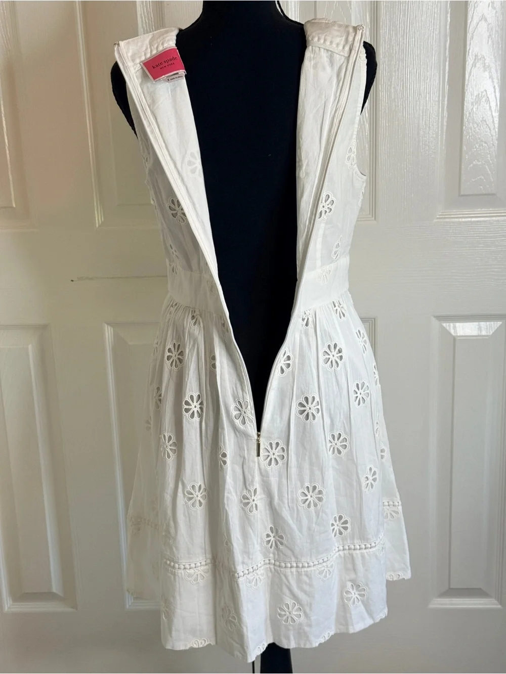 Kate Spade White Clover Eyelet Dress 8 NJMUB077 V-Neck A-Line Mini EUC